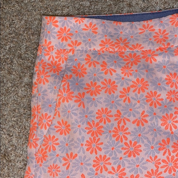 Banana Republic Shorts, Size 8, NWOT - Picture 2 of 4